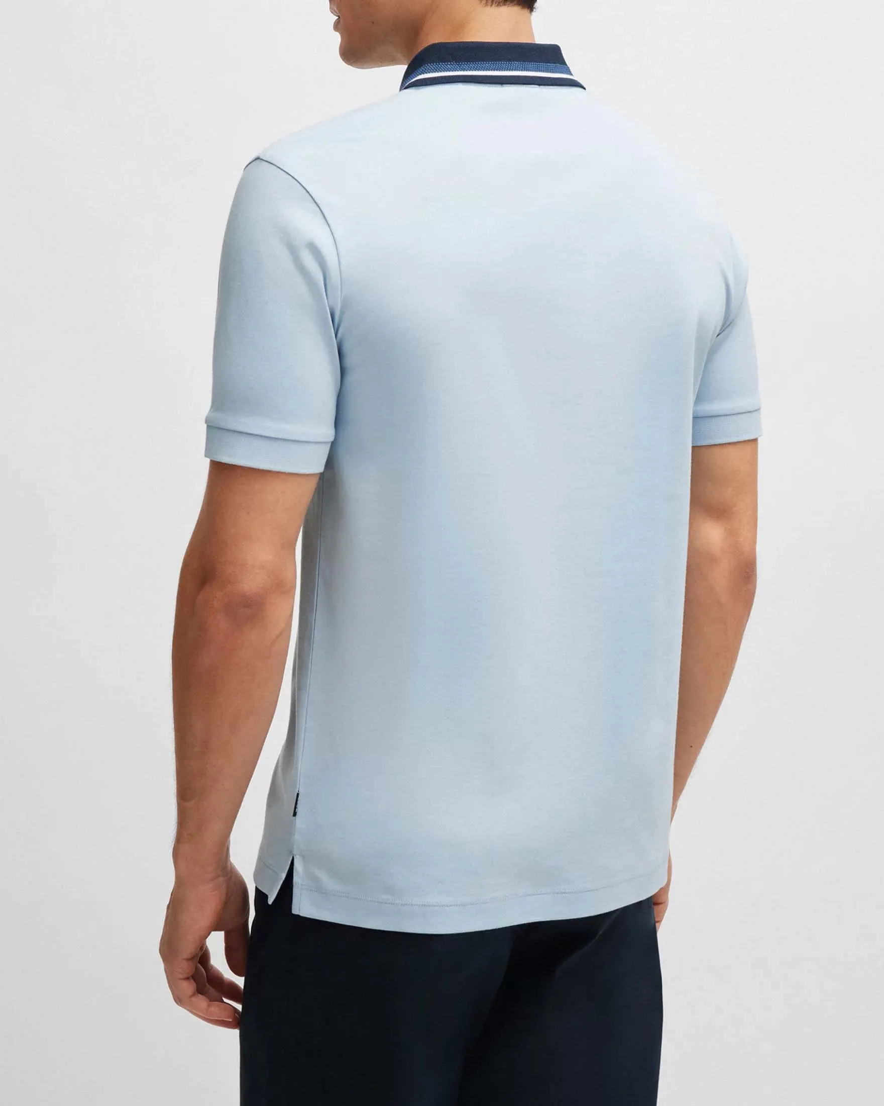 Polo Phillipson azzurra in jersey di cotone con collo in contrasto