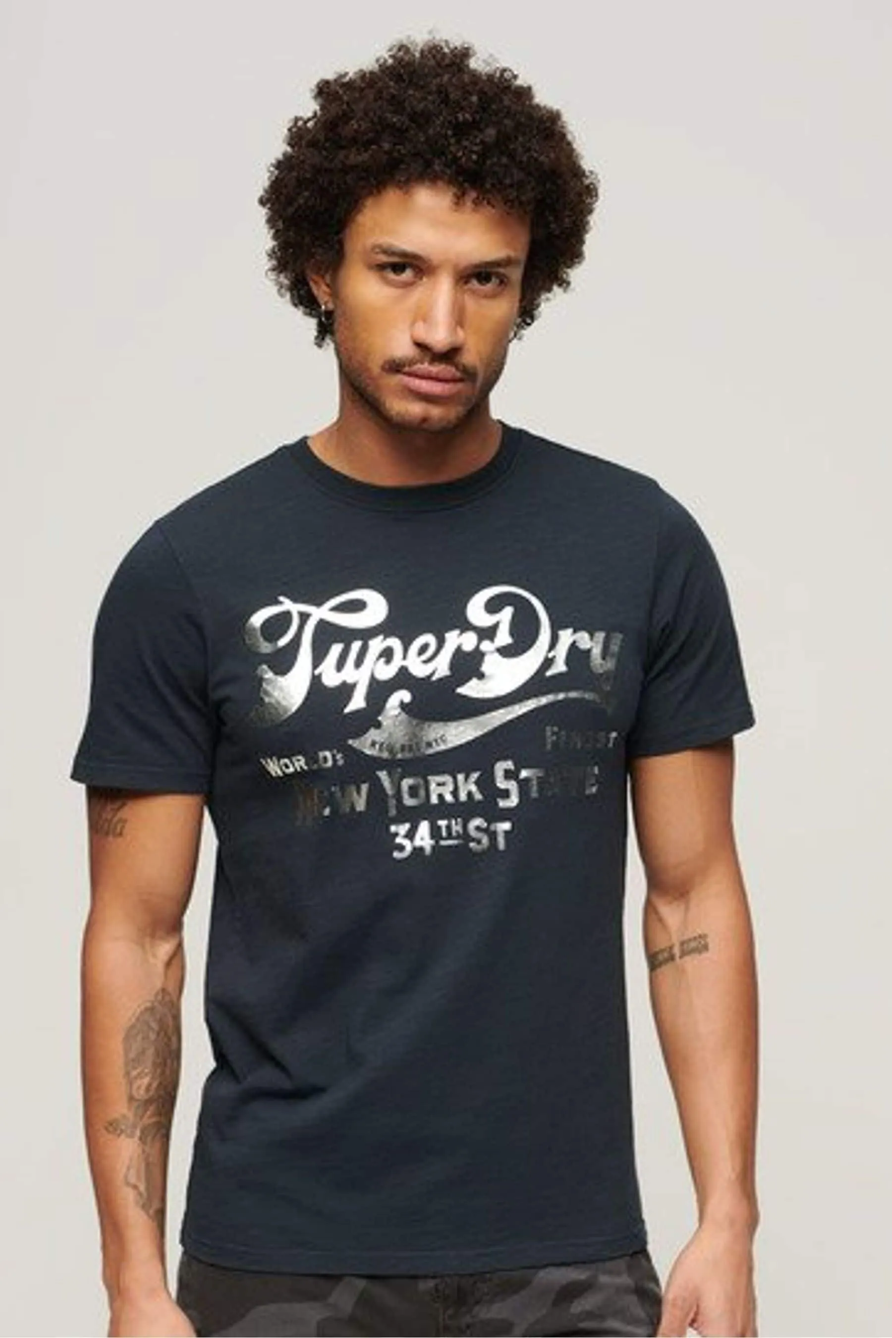 T-shirt con grafica Superdry Dettagli metallizzati Abbigliamento da lavoro